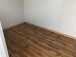 Contenedor de oficina de 5×2,20 con instalaciones sanitarias - Imagen 8