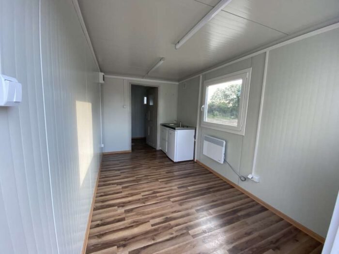 Oficina contenedor 6,00 x 2,40m con WC, ducha y cocina americana - Imagen 10