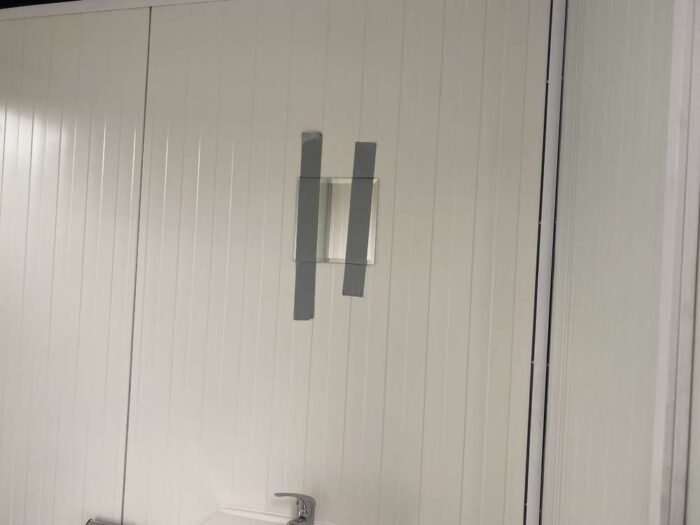 Contenedor sanitario 4x2m WC doble con duchas - Imagen 10