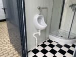 Contenedor sanitario 4x2m WC doble con duchas - Imagen 11