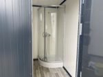 Contenedor sanitario 4x2m WC doble con duchas - Imagen 13