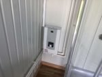 Contenedor sanitario + WC + ducha + cisterna - Imagen 5