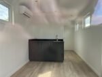 Pequeña casa con marco de plástico - Imagen 10