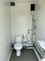 Contenedor Sanitario 3 Cabinas (WC, Urinario + Caldera, Ducha) - Imagen 9
