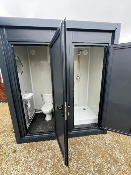 Contenedor sanitario WC + Ducha conectable