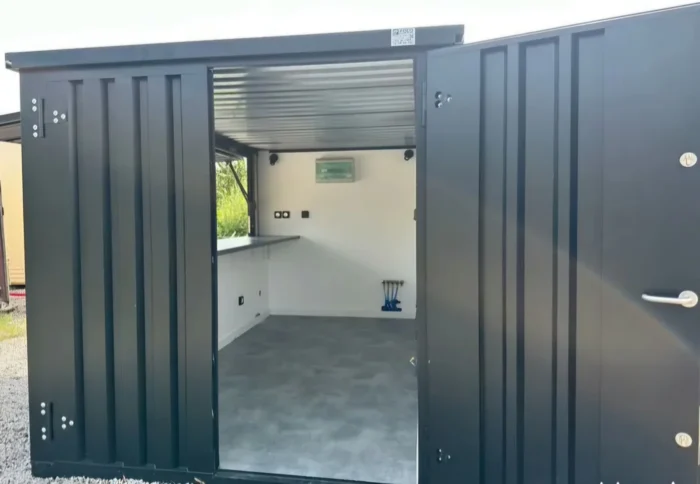 Contenedor convertido en bar/snack/guinguette 4x2m - Imagen 2