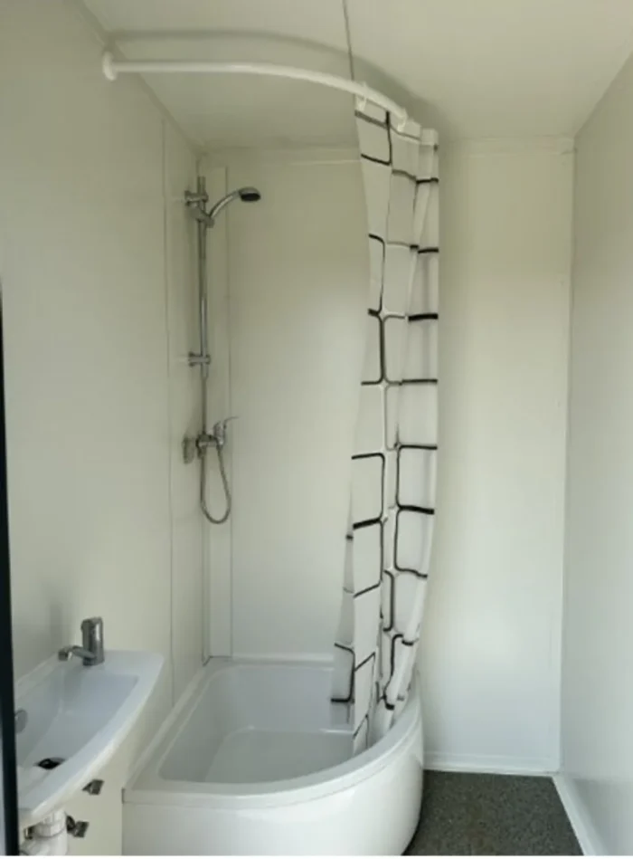 Contenedor Sanitario 3 Cabinas (WC, Urinario + Caldera, Ducha) - Imagen 8